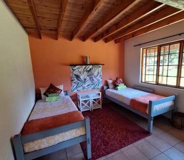 uMngeni Ski Chalet | Lakeview Cottage, Curry's Post - SOLAR POWERED