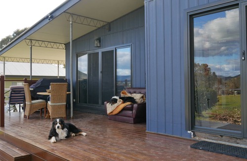 Bonnie Doon House | Lakeview Cottage - Easy Boat Access, Dog Friendly