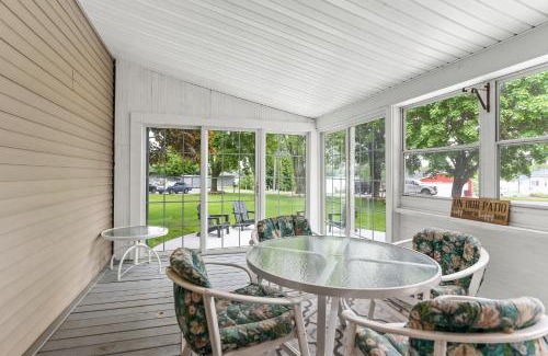 Silver Lake House | Lakeview Cottage - stunning views of Silver Lake.