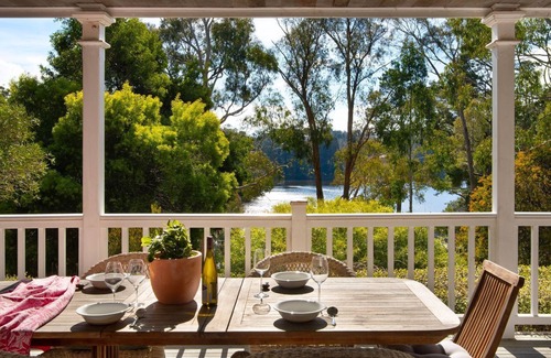 Daylesford House | Lakeview Daylesford- spacious home by the lake