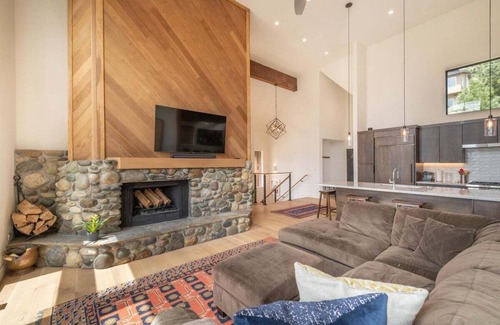 Lake Forest House | Lakeview Delight in Dollar Point Tahoe City