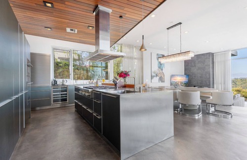 Bel Air Villa | Lakeview Estate - A Contemporary Estate with Panoramic Views