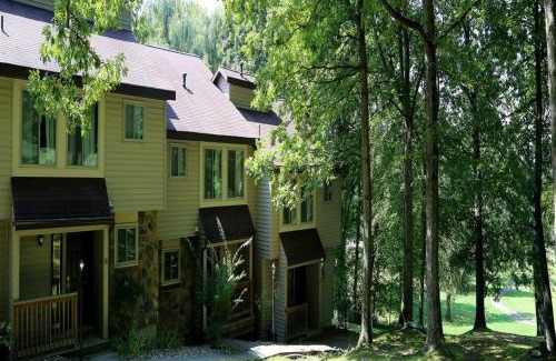 Cheat Lake House | Lakeview Golf Resort Townhouses