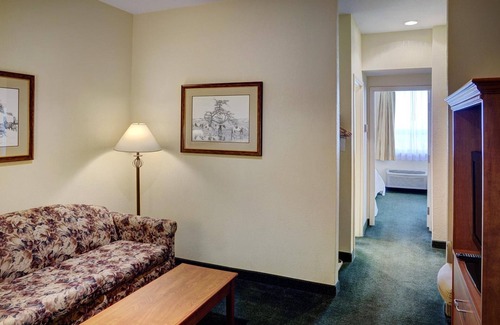 Okotoks Hotel | Lakeview Inns & Suites - Okotoks