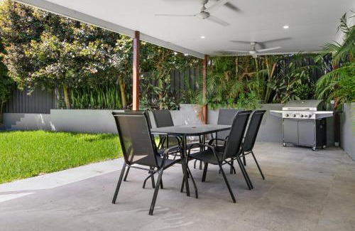 Speers Point House | Lakeview Retreat on the Esplanade