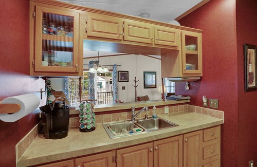 Calvin House | Lakeway Getaway- Aunt Susie's Raystown Lake