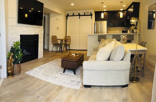 Lakewood Condo | Lakewood-Golden Condo