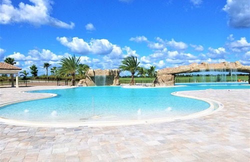 Braden River Condo | Lakewood National Condo. Convenient 1st floor unit with unlimited golf.
