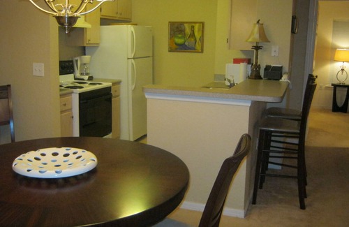 Braden River Condo | Lakewood Ranch Lakeside Condo Close to Shops and Restaurants