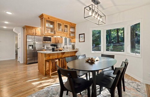Lowell House | Lakewood Retreat-On Beaver Lake-Outdoor Living