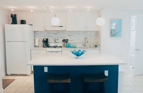 Horton Shores Apartment | LaLa`s Beach House, Two! - Walking Distance to the Beach and Great Shopping!