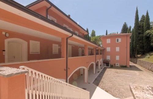 Monte Apartment | Lalla al Lago Pool - Access, Parking, Lake Views