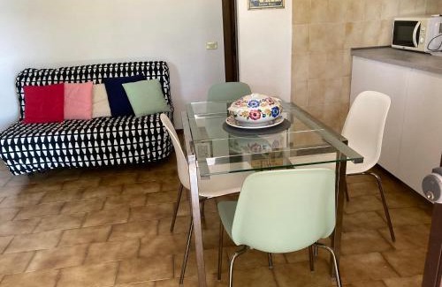 Fiumelatte Apartment | Lallas Home with garden and lake view