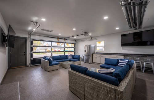 Ashwaubenon House | Lambeau View