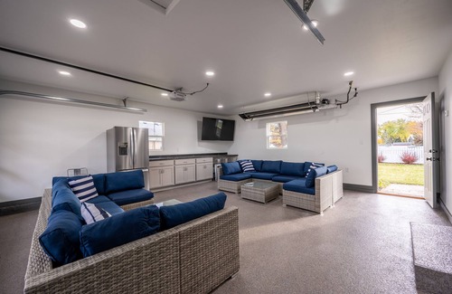 Ashwaubenon House | Lambeau View