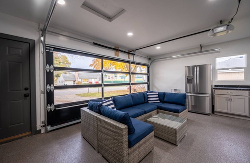 Ashwaubenon House | Lambeau View