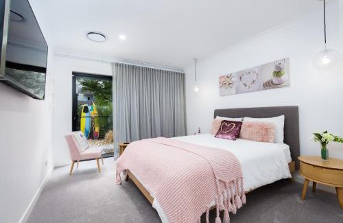 Surfers Paradise House | Lamour Holiday Beach House