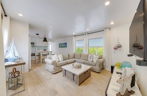 Tavernier House | Lanai, Pool & Patios: Waterfront Home in Tavernier
