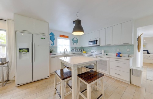 Tavernier House | Lanai, Pool & Patios: Waterfront Home in Tavernier