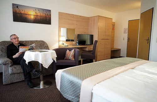 Vossenack Hotel | Land Gut Hotel Zum Alten Forsthaus