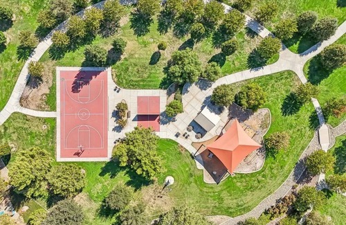 North Natomas House | Land House with Fitness Center, Pool, Grill, Garage, close to Downtown & Airport