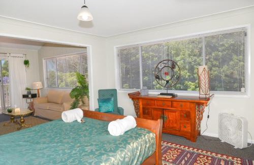 Balmoral Ridge House | Land Of Lost Treasure