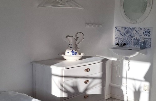Tomelilla Bed & Breakfast | Landet Bed and Breakfast