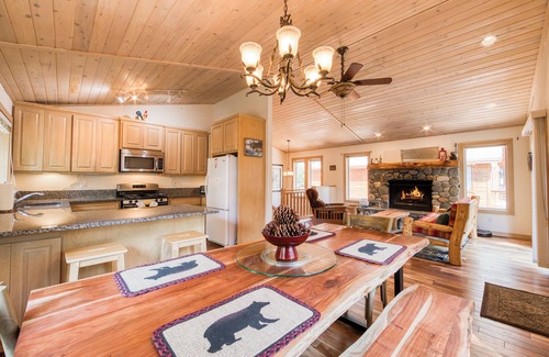 Brockway House | Landfall on the N. Shore by Tahoe Getaways- Fenced Yard, Walk to Lake