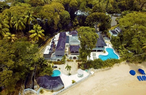 Sandy Lane Villa | LANDFALL VILLA - AMAZING LOCATION ON SANDY LANE BEACH IN BARBADOS