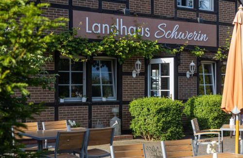 Schwerin House | Landhaus Schwerin