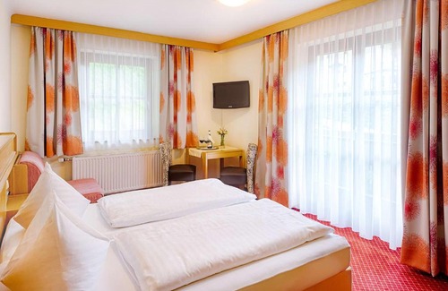 Huettschlag Hotel | Landhotel Almrösl im Großarltal
