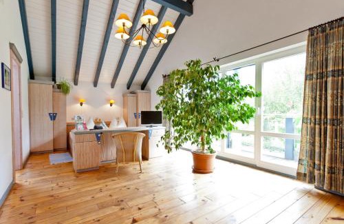 Volpriehausen Hotel | Landhotel Am Rothenberg