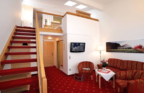 Oberammergau Hotel | Landhotel Böld and Restaurant Uhrmacher Oberammergau