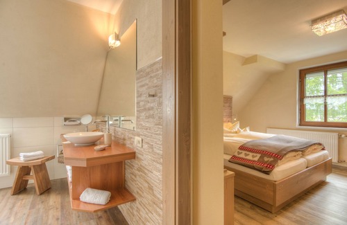 Vohenstrauss Hotel | Landhotel Lindenhof