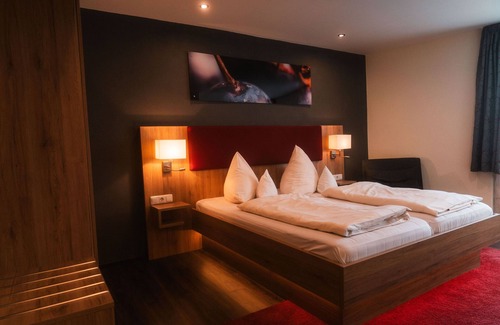 Wiesenbronn Hotel | Landhotel & Weingasthof Schwarzer Adler
