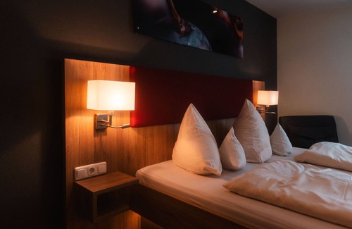 Wiesenbronn Hotel | Landhotel & Weingasthof Schwarzer Adler