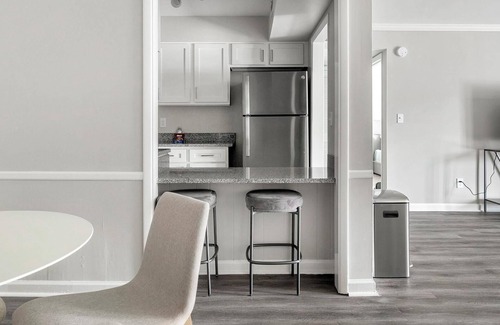 Homewood Apartment | Landing | Amazing 1BD, Clubhouse, Gym