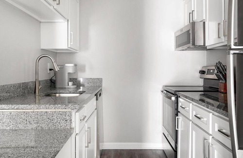 Homewood Apartment | Landing | Amazing 1BD, Clubhouse, Gym