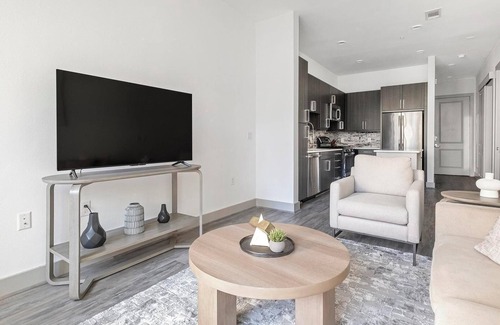 Washington Ave./ Memorial Park Apartment | Landing | Amazing 1BD, Courtyard, Game Room