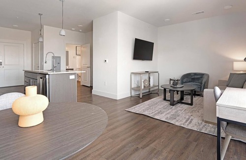 Stone Oak Apartment | Landing | Amazing 1BD, Clubhouse, Pool