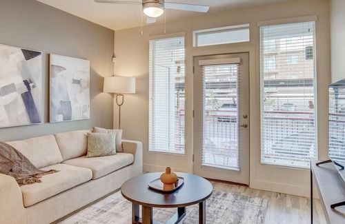 People's Freeway Apartment | Landing at 21LUX - 1 Bedroom in Ballpark