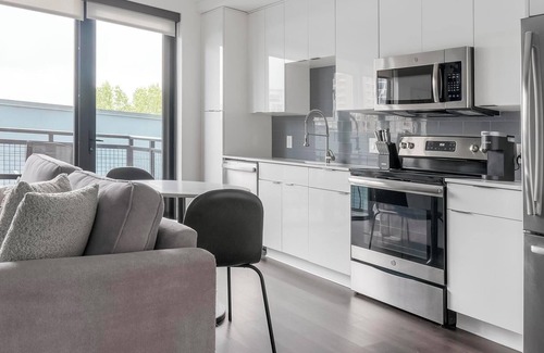 Buckhead Apartment | Landing at Arya Peachtree - Studio in Buckhead