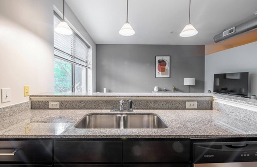 Church Hill Apartment | Landing at Cedar Broad - 1 Bedroom in Upper Sho.