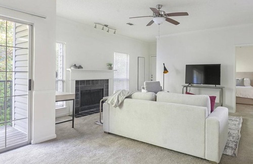 Winston - Salem Apartment | Landing at Crowne Park Apartments - 2 Bedrooms in Downtown Winston Salem