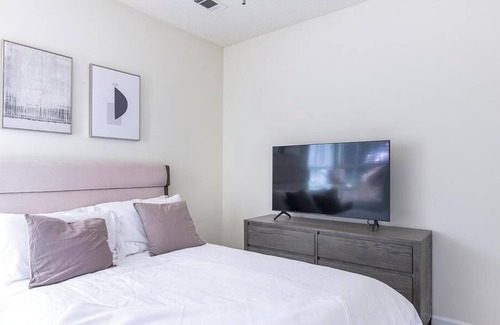 Winston - Salem Apartment | Landing at Crowne Oaks - 3 Bedrooms in Downtown Winston Salem