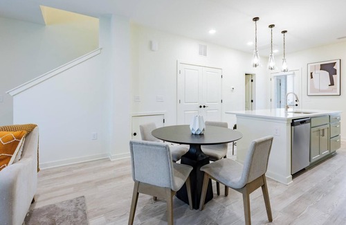 Wilmington Apartment | Landing at Encore at Westgate - 2 Bedrooms in W.
