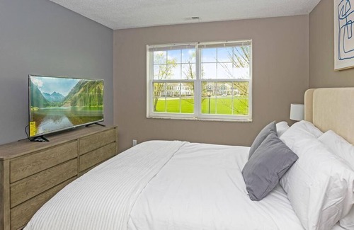 Carmel Apartment | Landing at Gramercy - 3 Bedrooms in Downtown Carmel