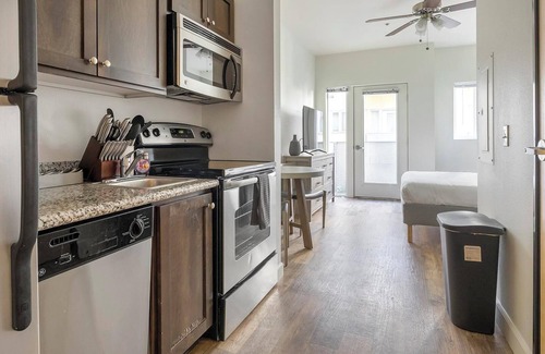 Pearl District Apartment | Landing at Pearl Studios - Studio in Northwest .