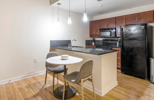 Petersburg Apartment | Landing at Perry Street Lofts - 1 Bedroom in Pe.