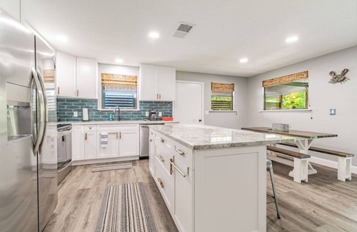 Weeki Wachee Gardens House | Landing at Richard, Weeki River -Kayaks included